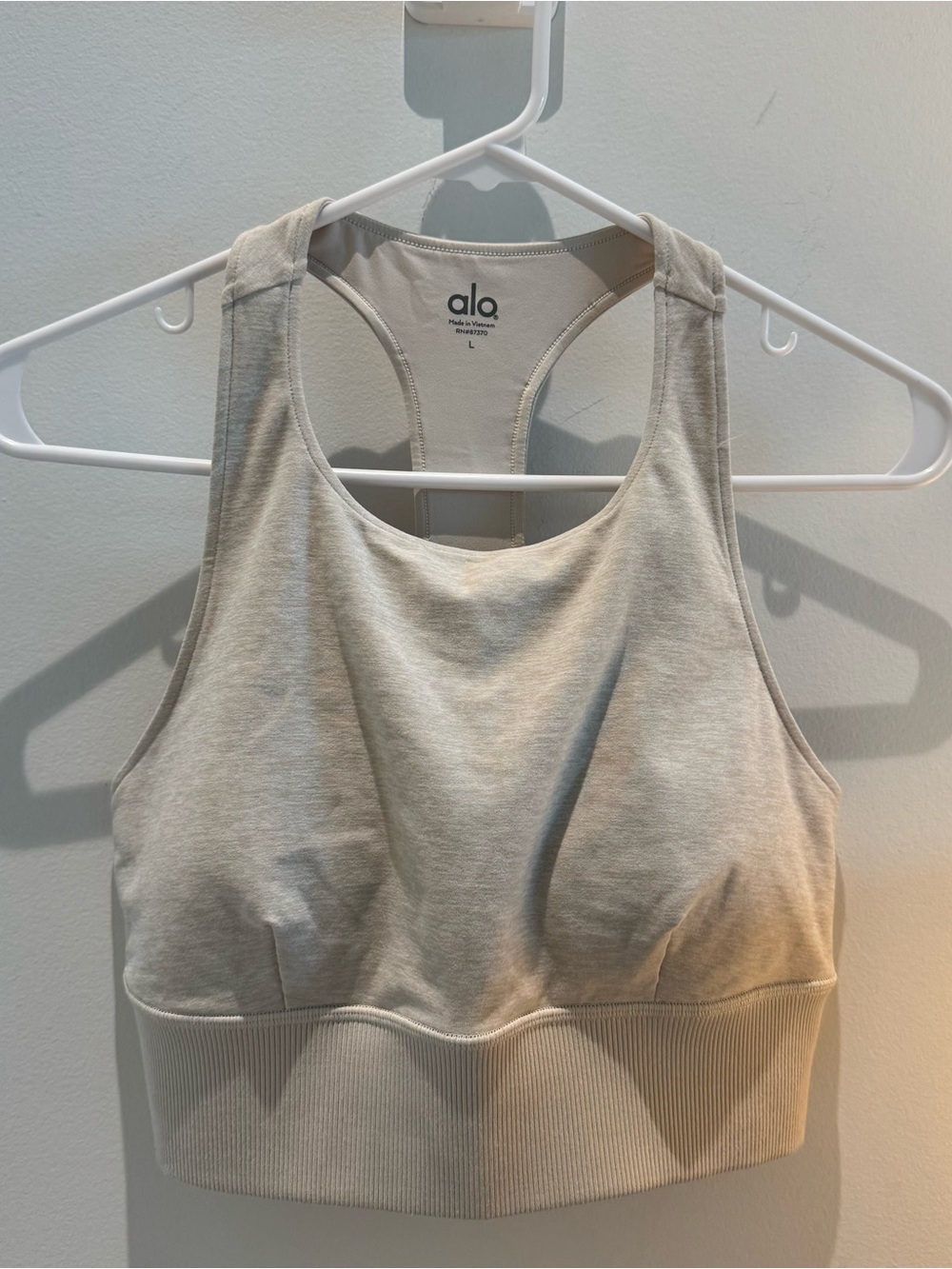 ALO Yoga — Women's High-Neck Crop Sports Bra in Oatmeal